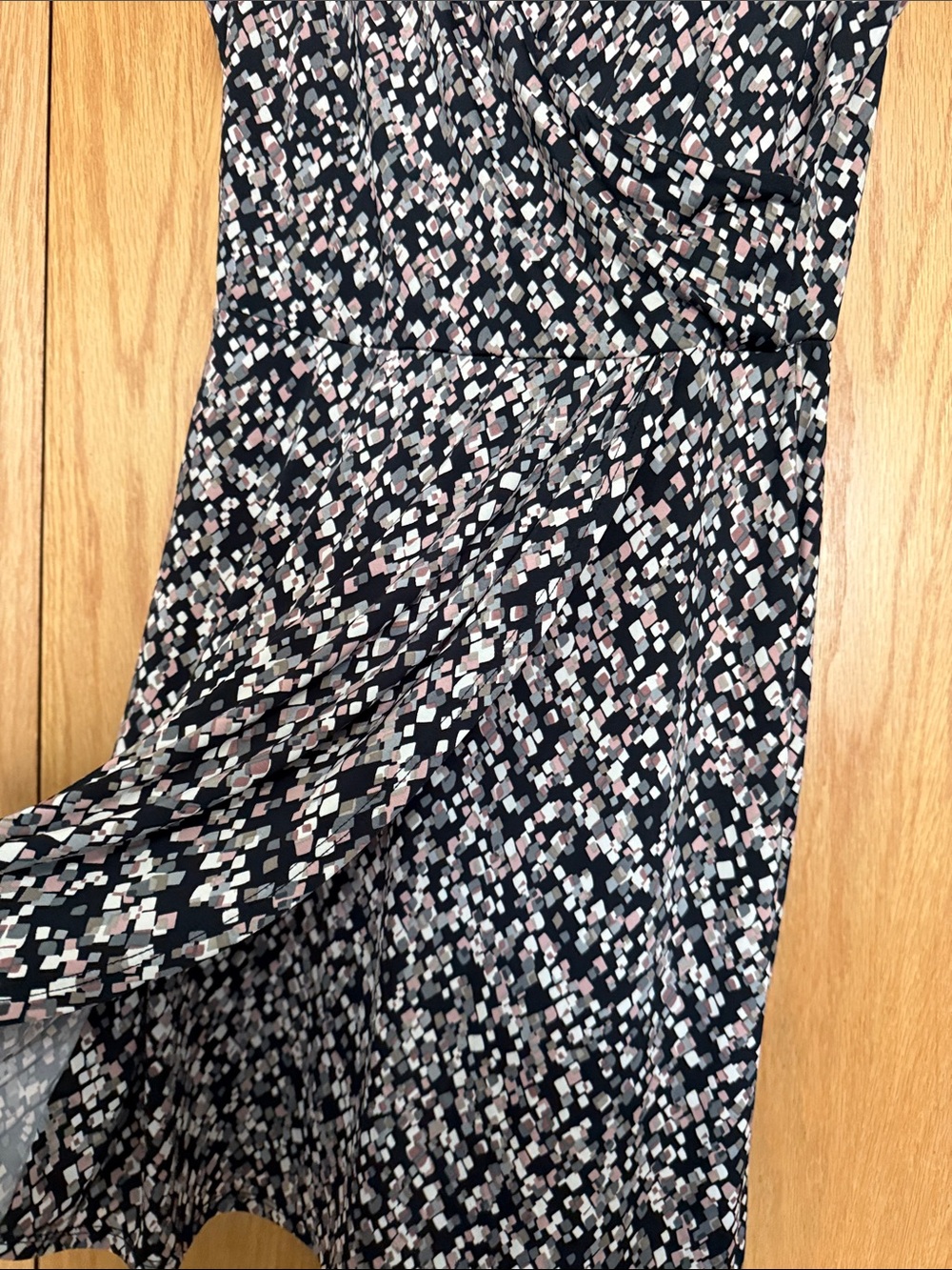 Gilli Faux-Wrap Sleeveless Dress - Picture 4 of 7